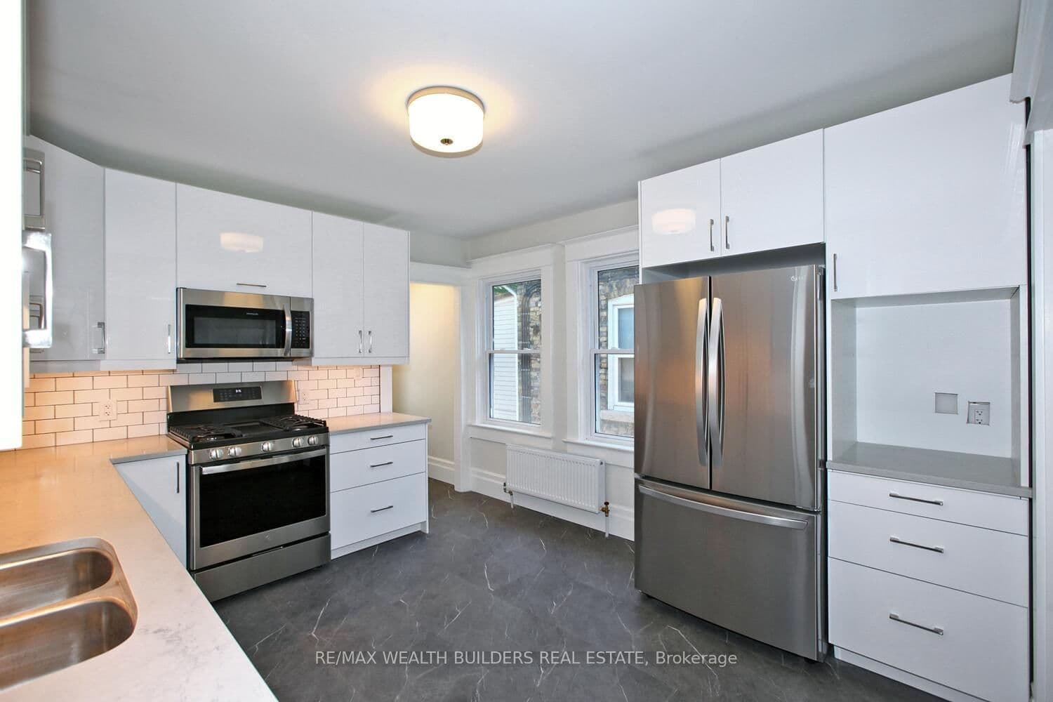163 Parkside Drive, Unit B thumbnail 12