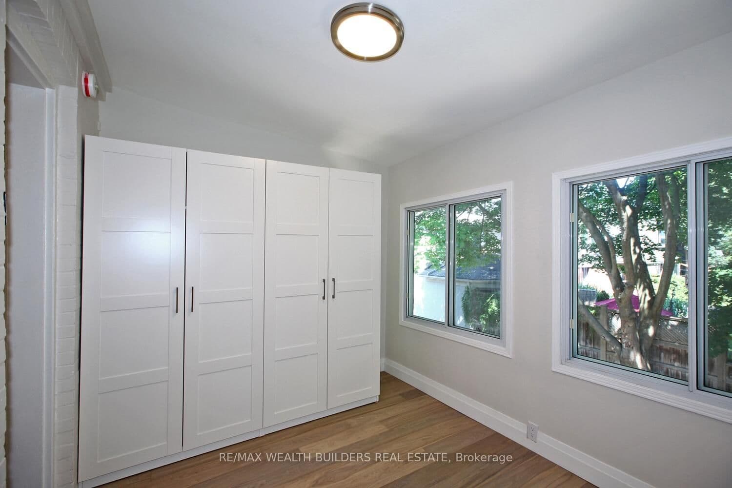163 Parkside Drive, Unit B thumbnail 16