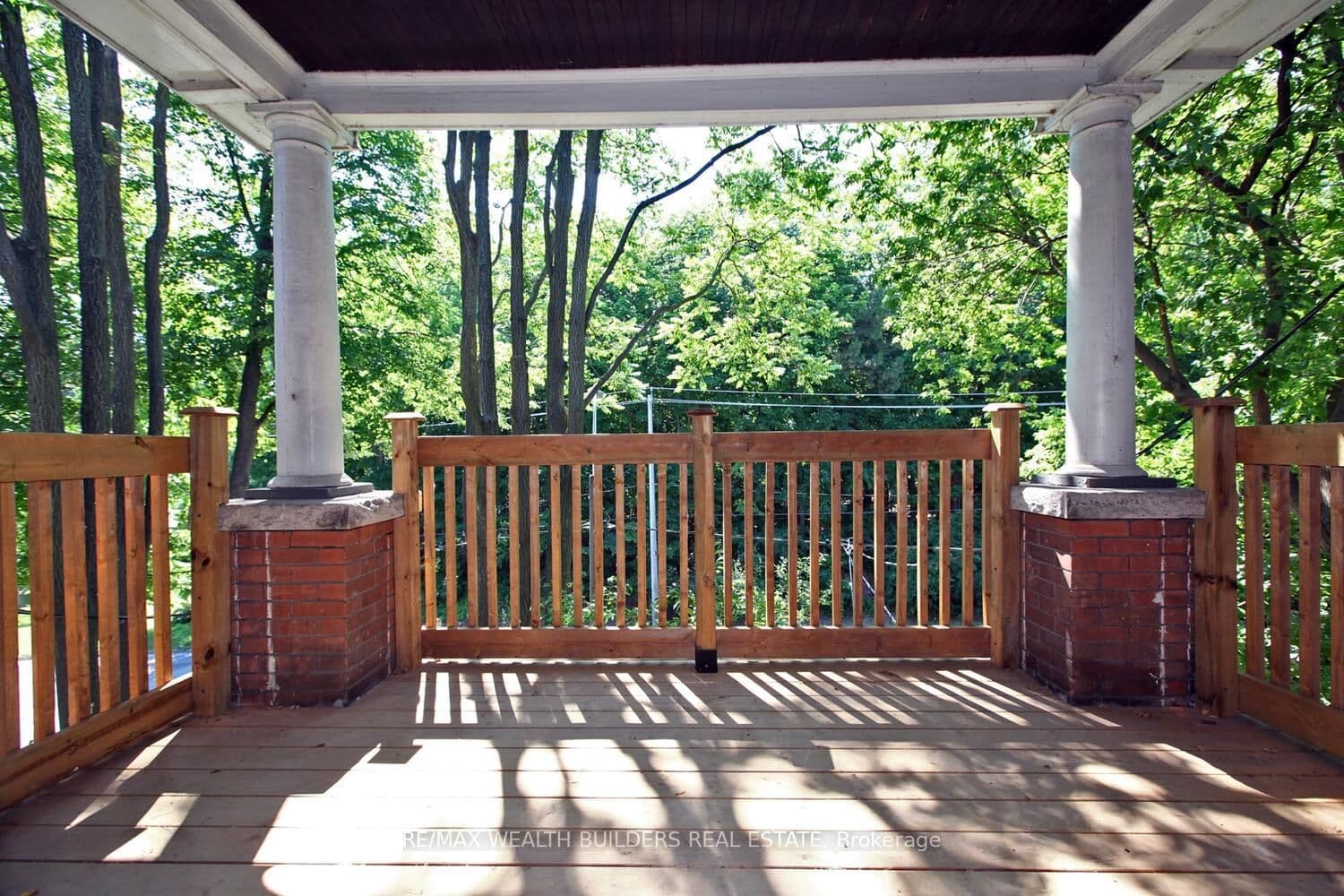163 Parkside Drive, Unit B thumbnail 18