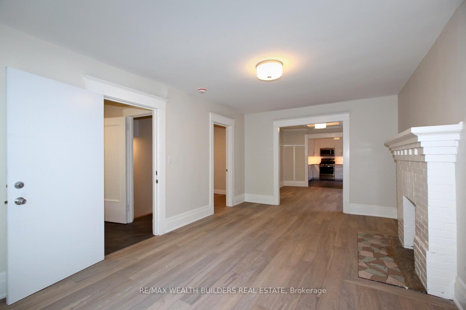 163 Parkside Drive, Unit B thumbnail 2