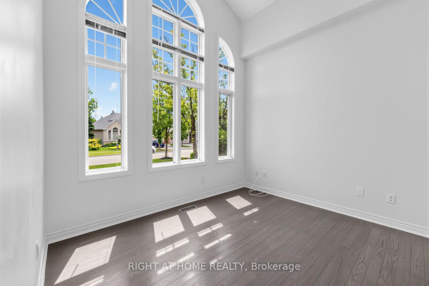 4145 Bonavista Crescent thumbnail 4