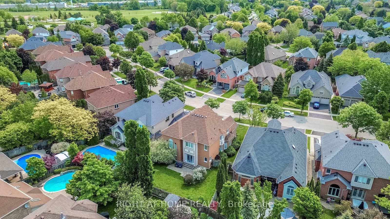 4145 Bonavista Crescent thumbnail 40