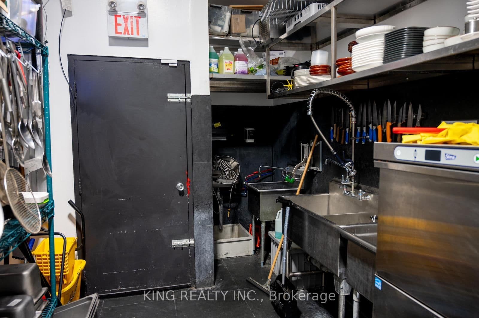 2712 KEELE Street thumbnail 13