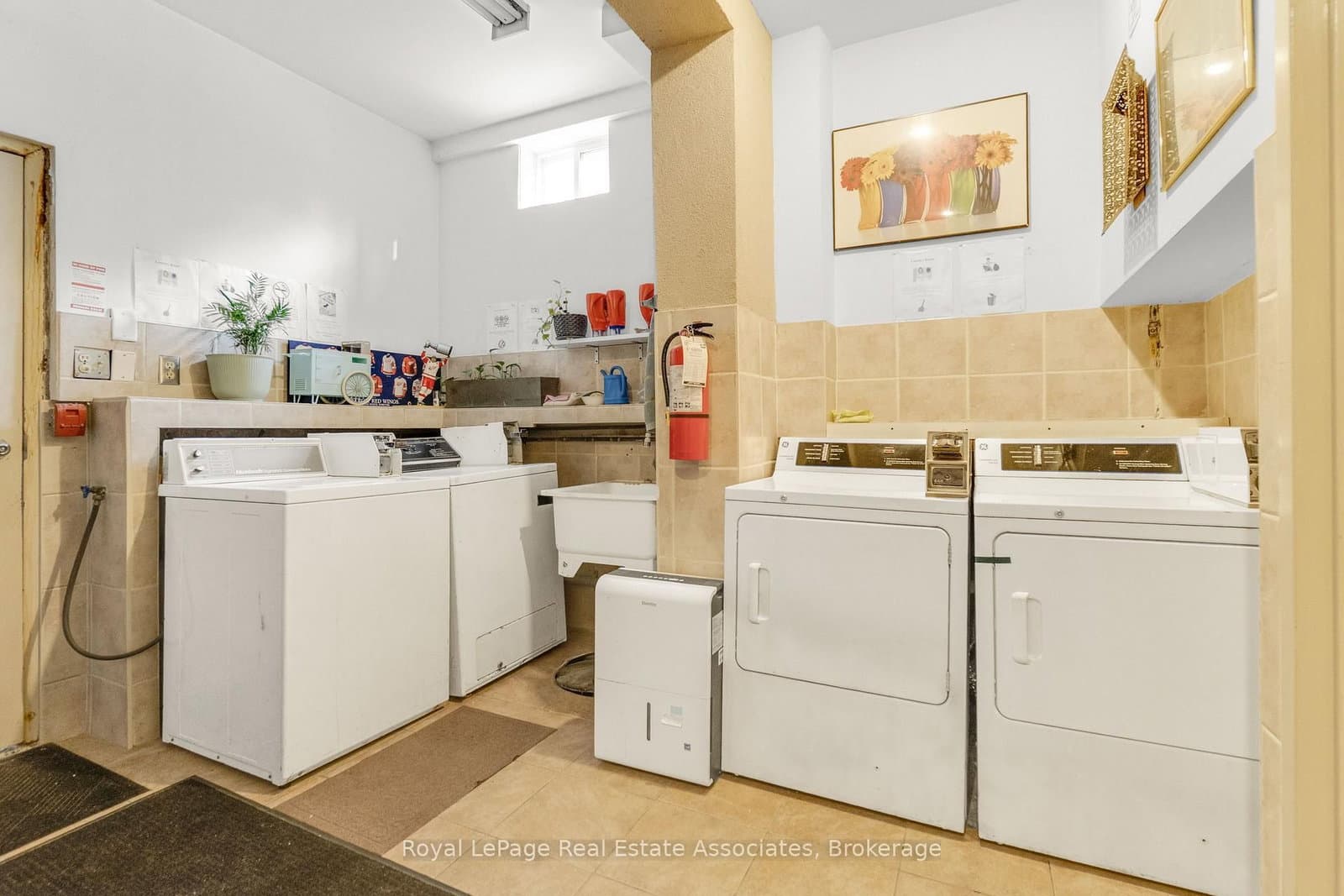 48 Mississauga Road N, Unit 4 thumbnail 23