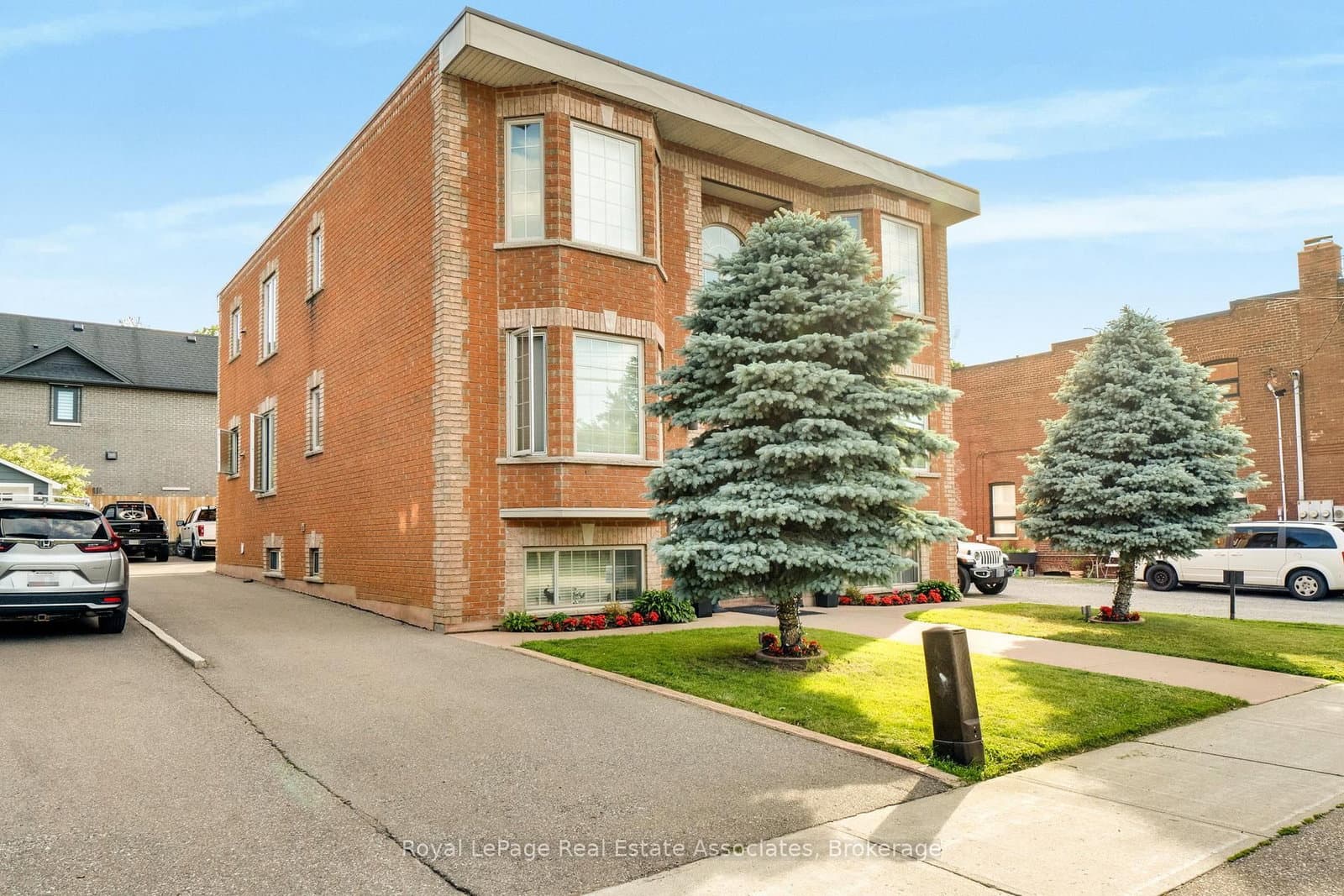 48 Mississauga Road N, Unit 4 thumbnail 5