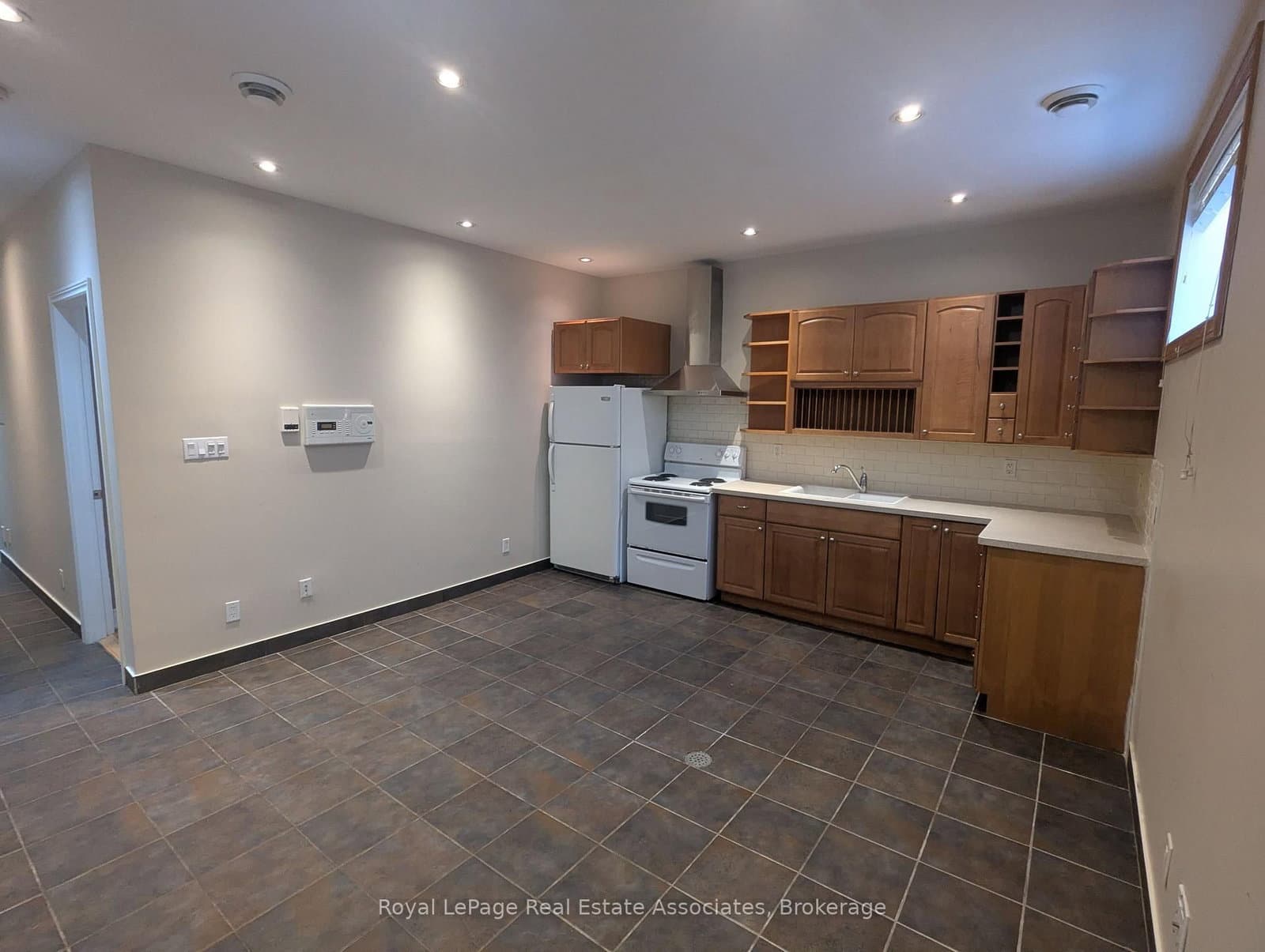 48 Mississauga Road N, Unit 4 thumbnail 8
