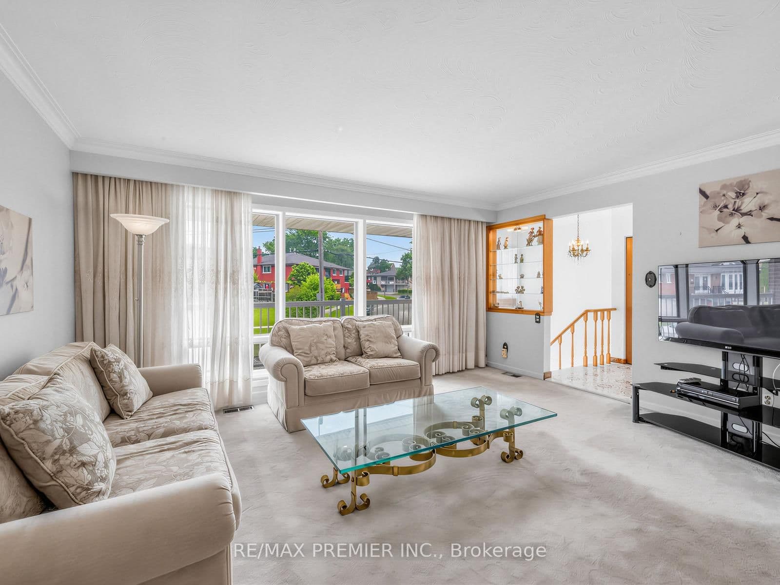 12 Goldcrest Boulevard thumbnail 8