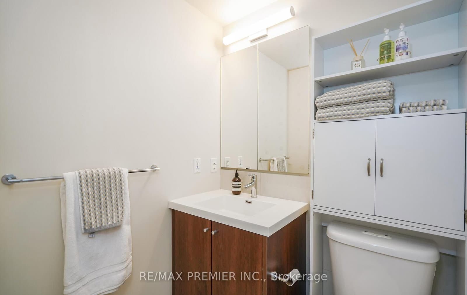 2 Old Mill Drive, Unit 303 thumbnail 16