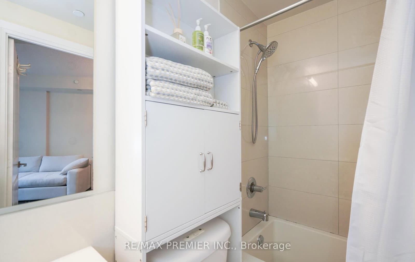 2 Old Mill Drive, Unit 303 thumbnail 17