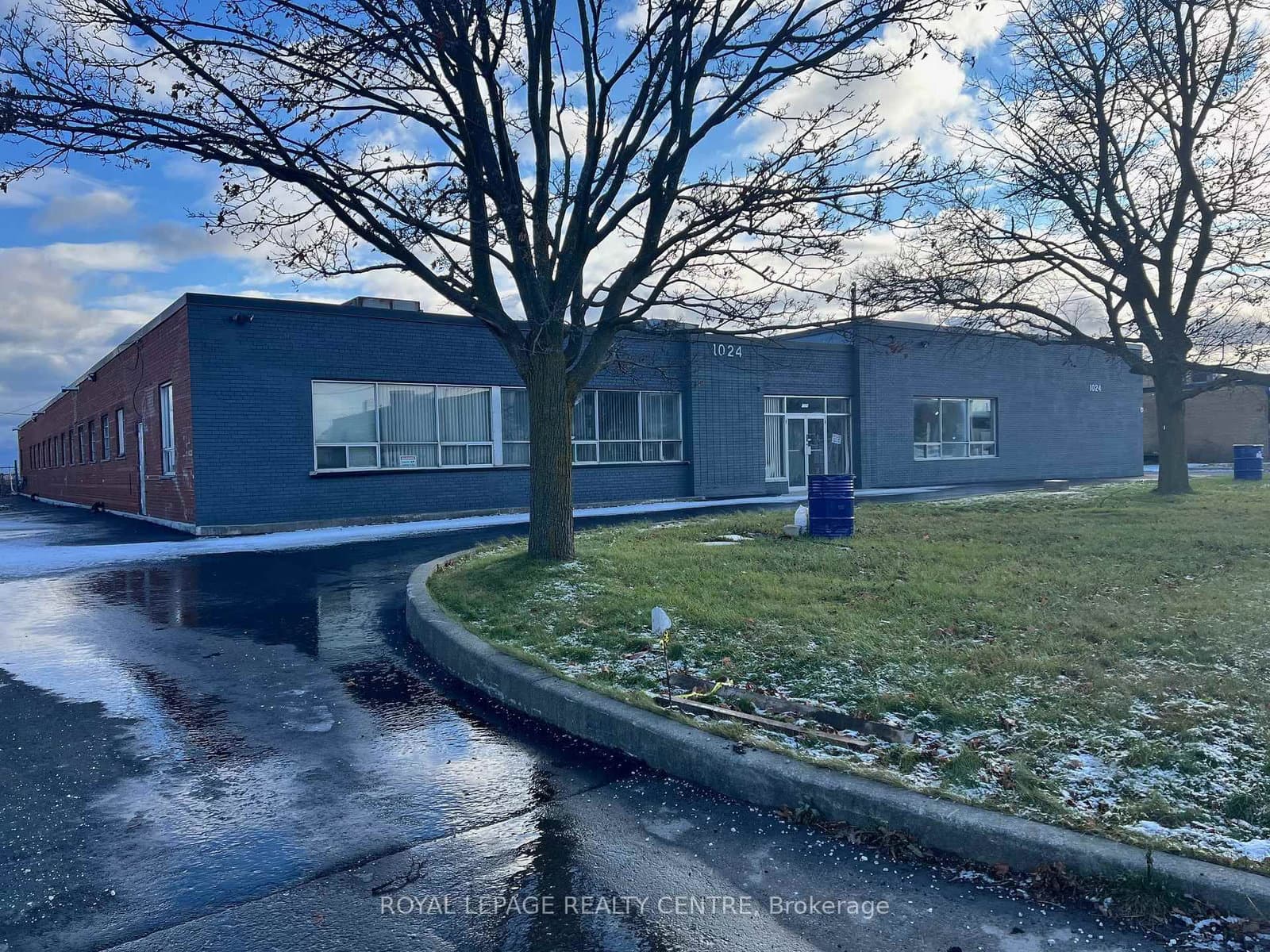 1024 Rangeview Road S thumbnail 2