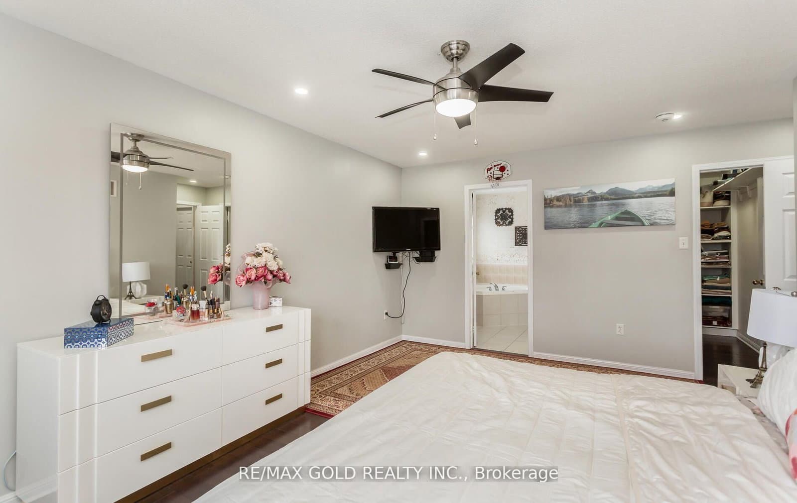 1090 Trudeau Drive thumbnail 27