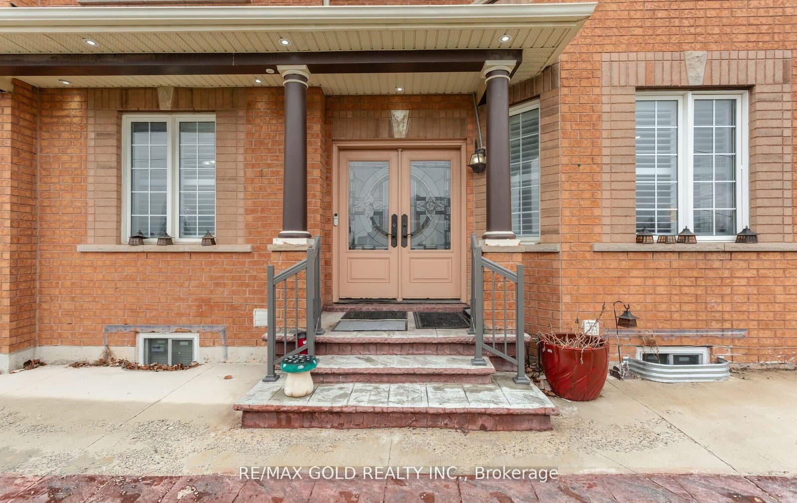 1090 Trudeau Drive thumbnail 4