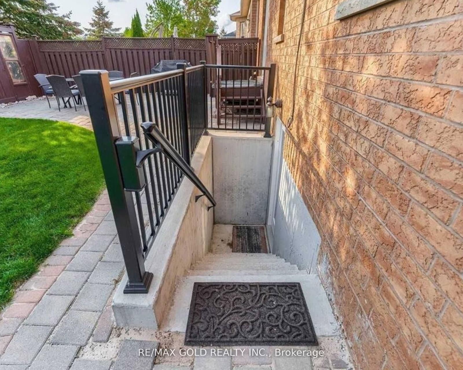 1090 Trudeau Drive thumbnail 44