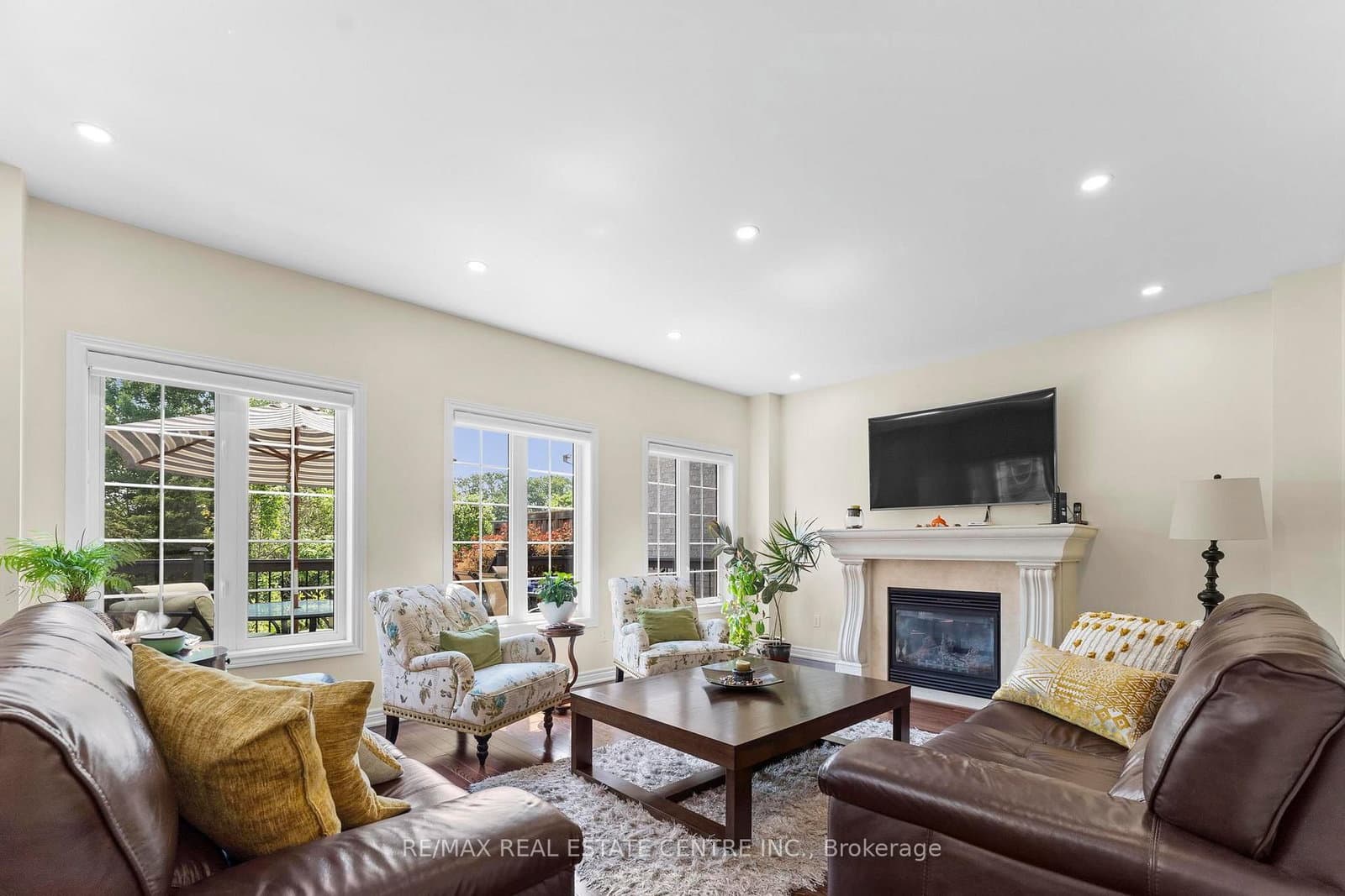 2454 Springforest Drive thumbnail 16