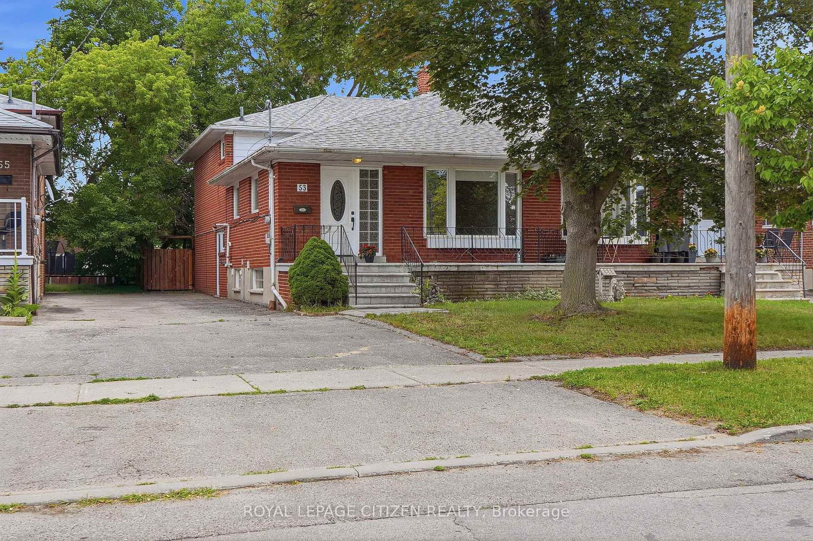 53 Grampian Crescent - Image 1