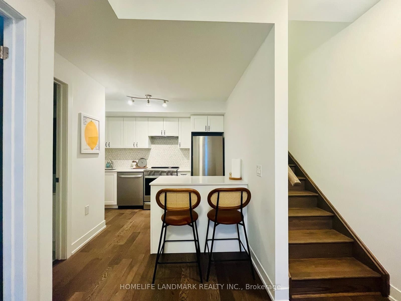 1095 Douglas McCurdy Common, Unit 154