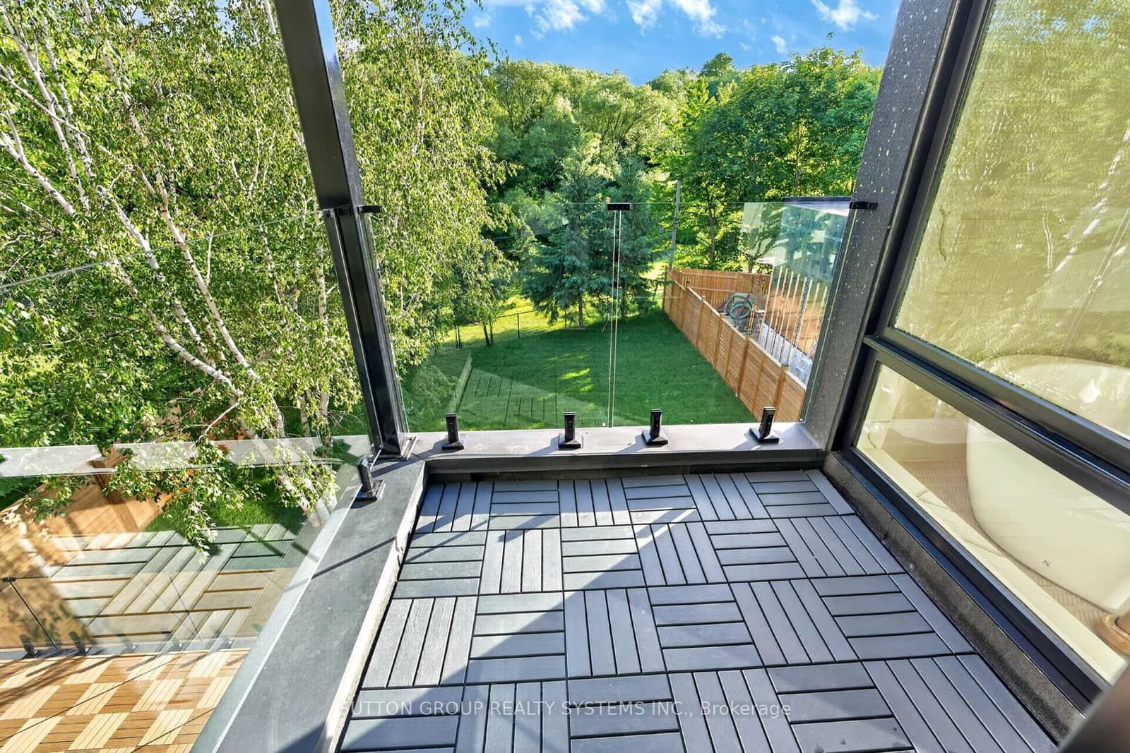 272 Renforth Drive thumbnail 24