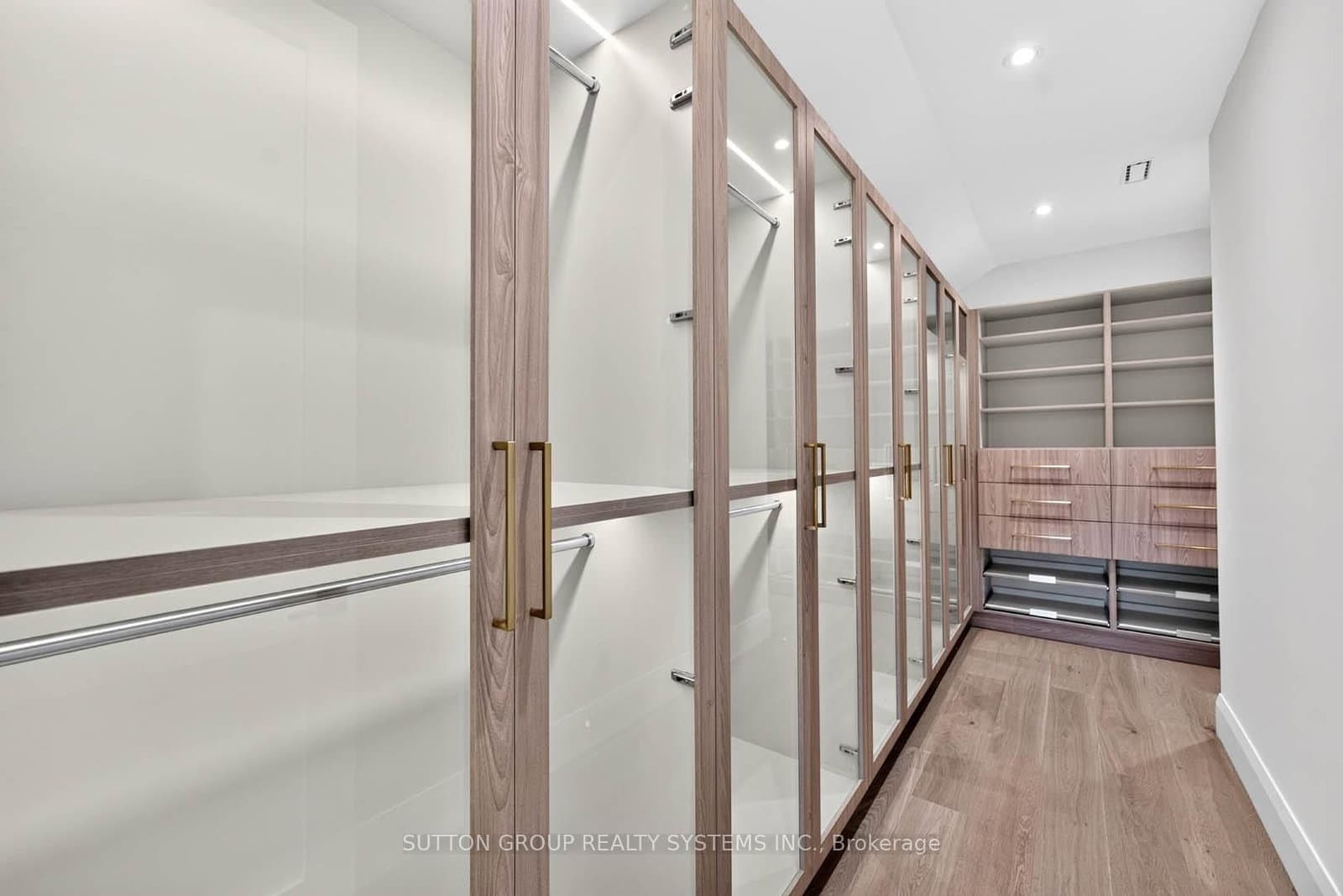 272 Renforth Drive thumbnail 29