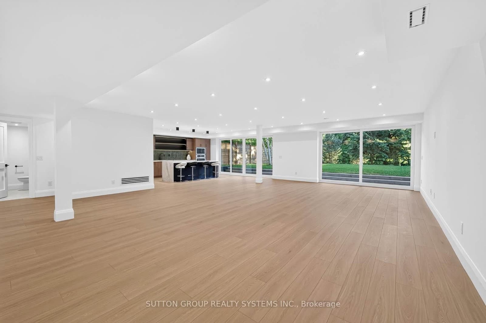 272 Renforth Drive thumbnail 41