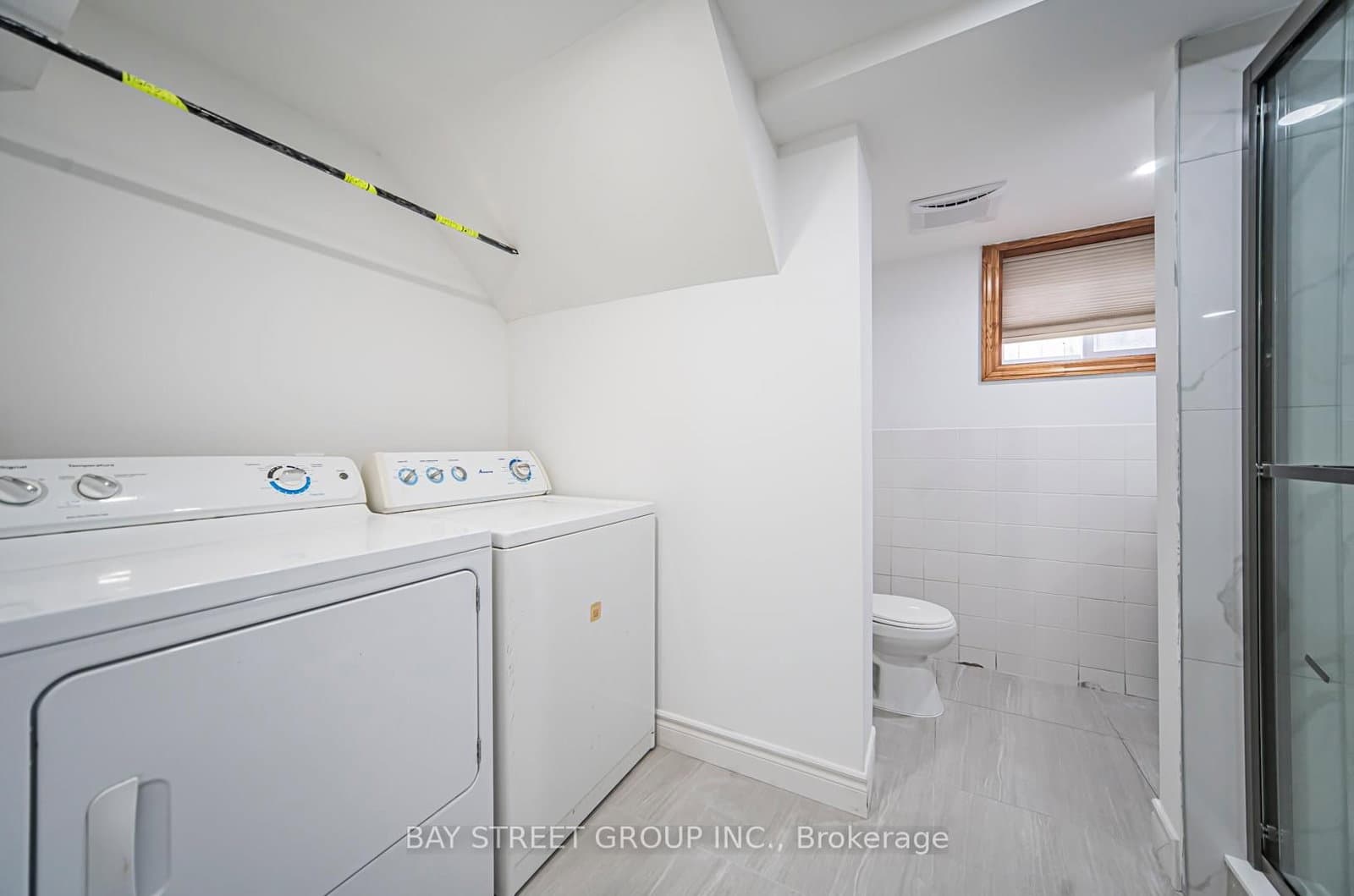 538 Queens Drive, Unit Basement thumbnail 11