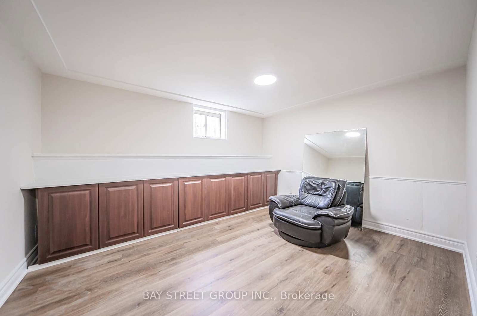 538 Queens Drive, Unit Basement thumbnail 16