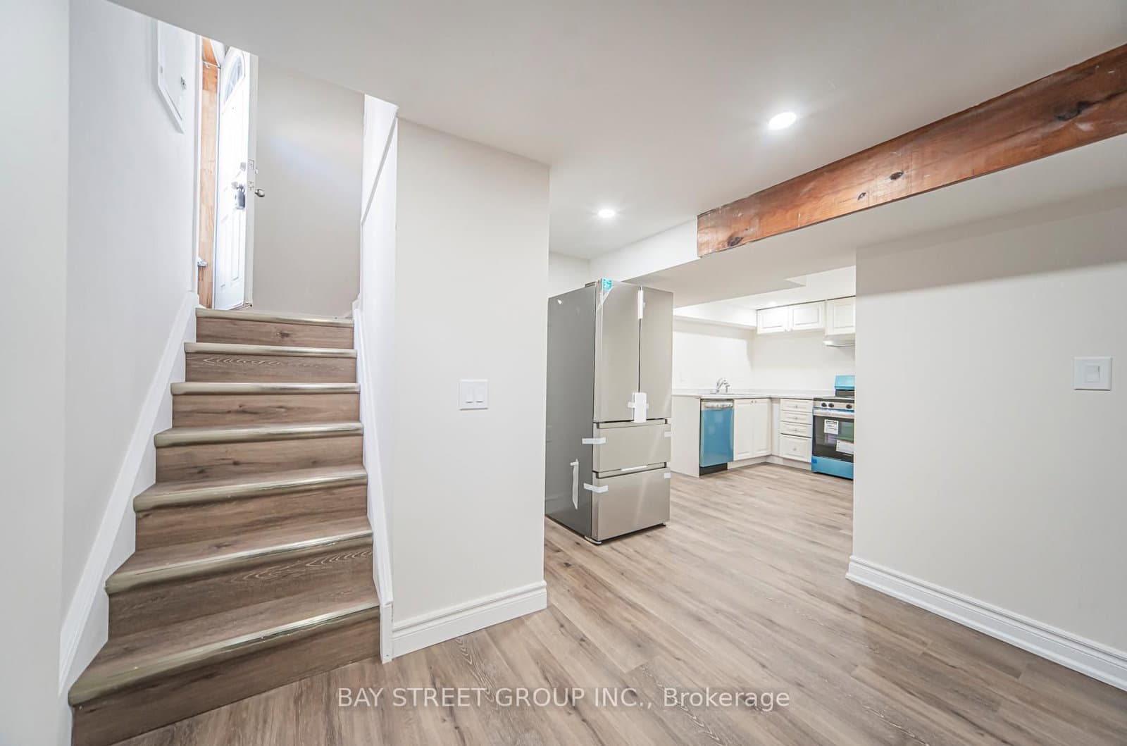 538 Queens Drive, Unit Basement thumbnail 4