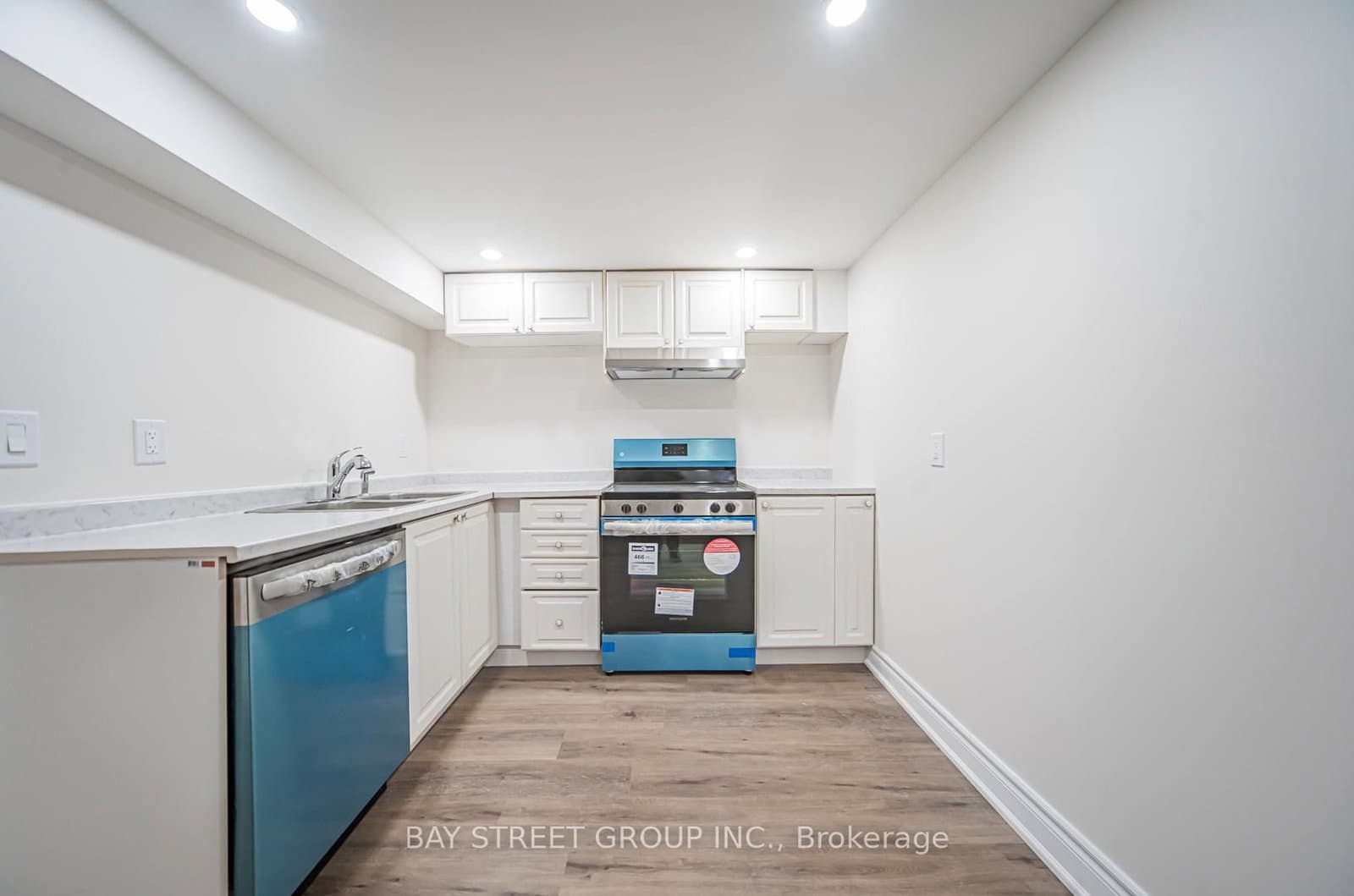 538 Queens Drive, Unit Basement thumbnail 8
