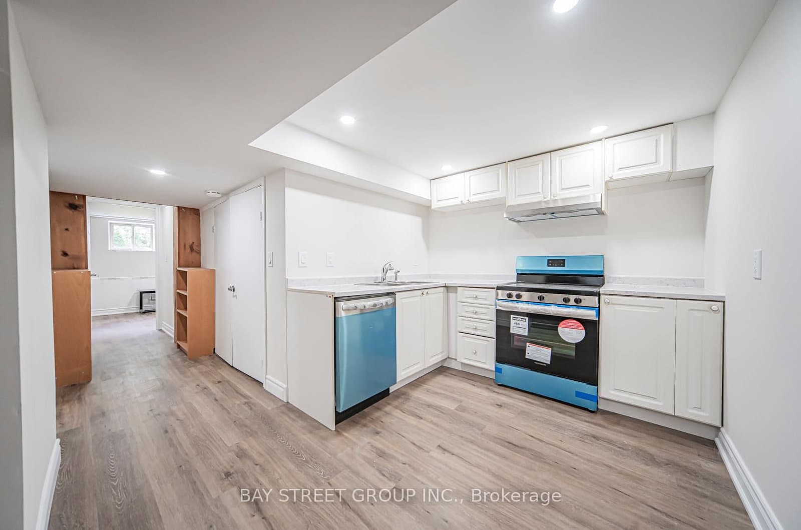 538 Queens Drive, Unit Basement thumbnail 9