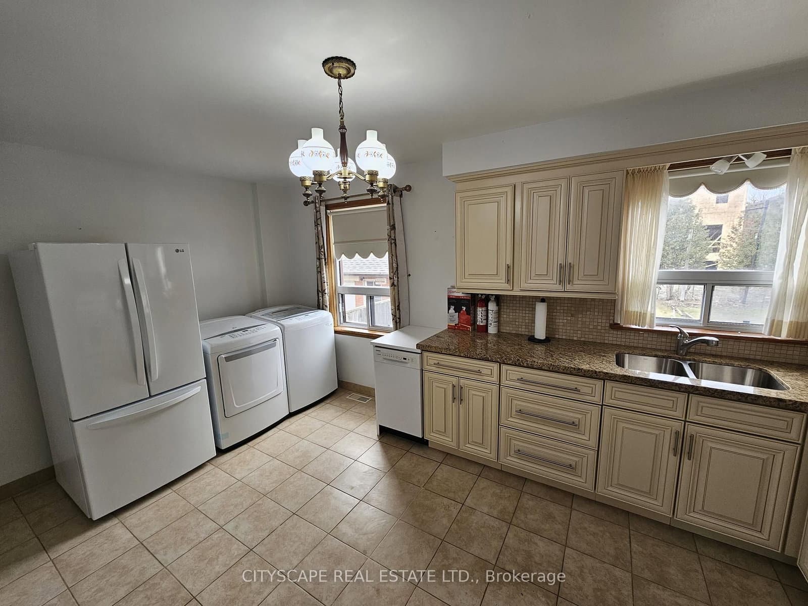 49 Algoma Street, Unit Upper floor thumbnail 10