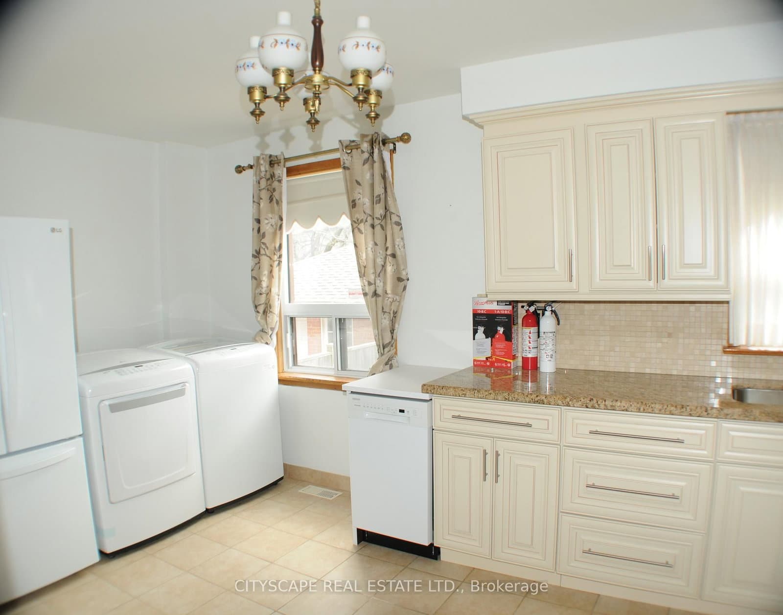 49 Algoma Street, Unit Upper floor thumbnail 11