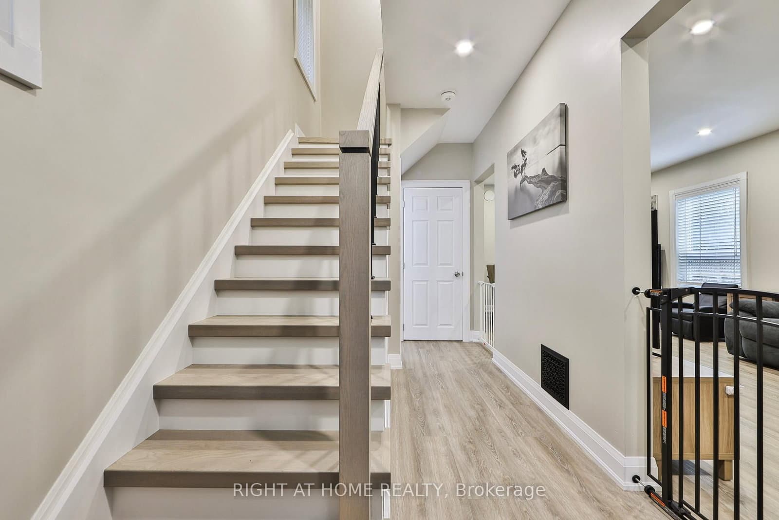 90 MILL Street S thumbnail 23