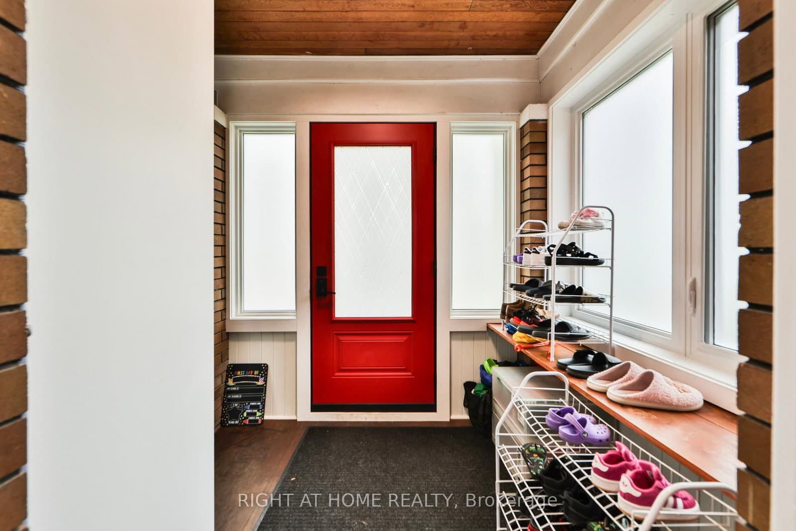 90 MILL Street S thumbnail 5