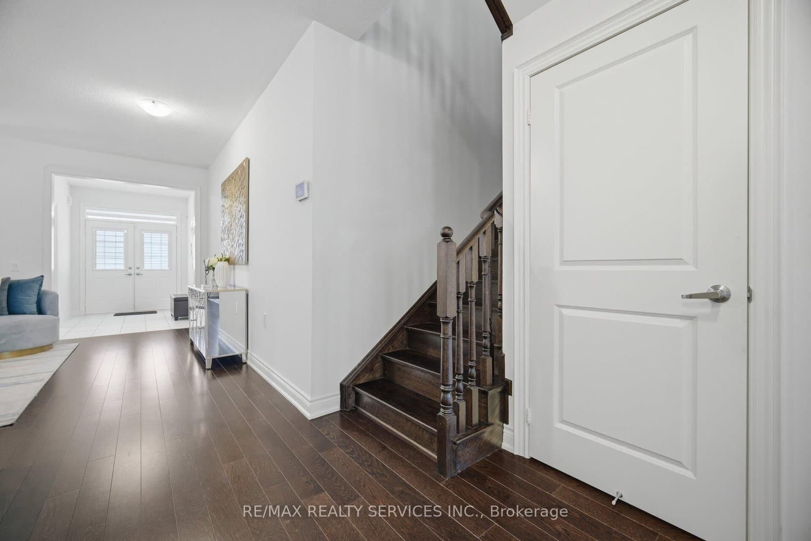 585 Dougall Avenue thumbnail 22