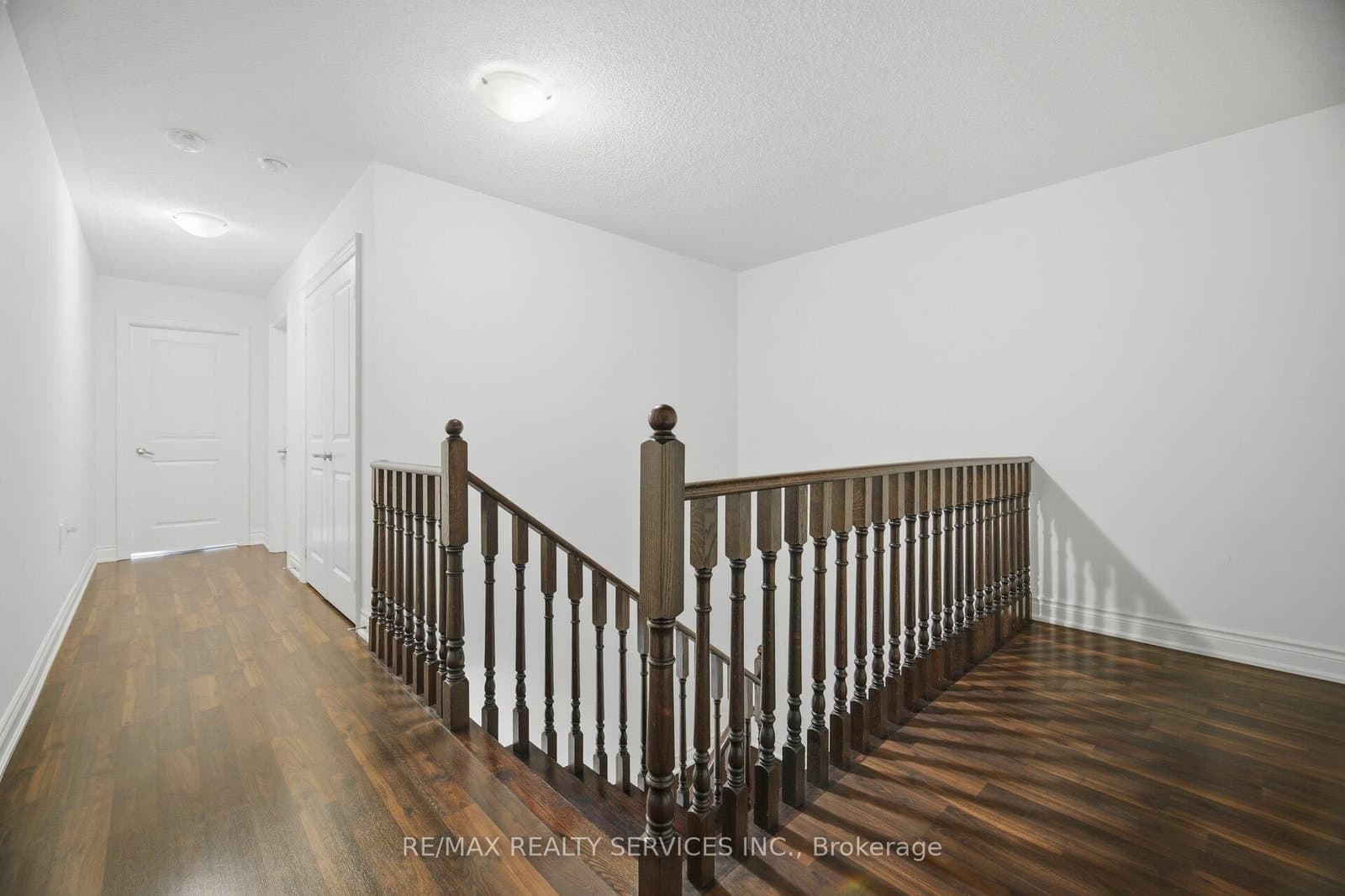 585 Dougall Avenue thumbnail 23