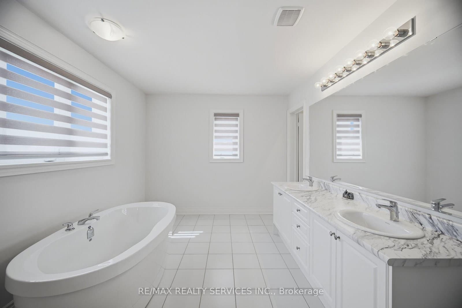 585 Dougall Avenue thumbnail 27