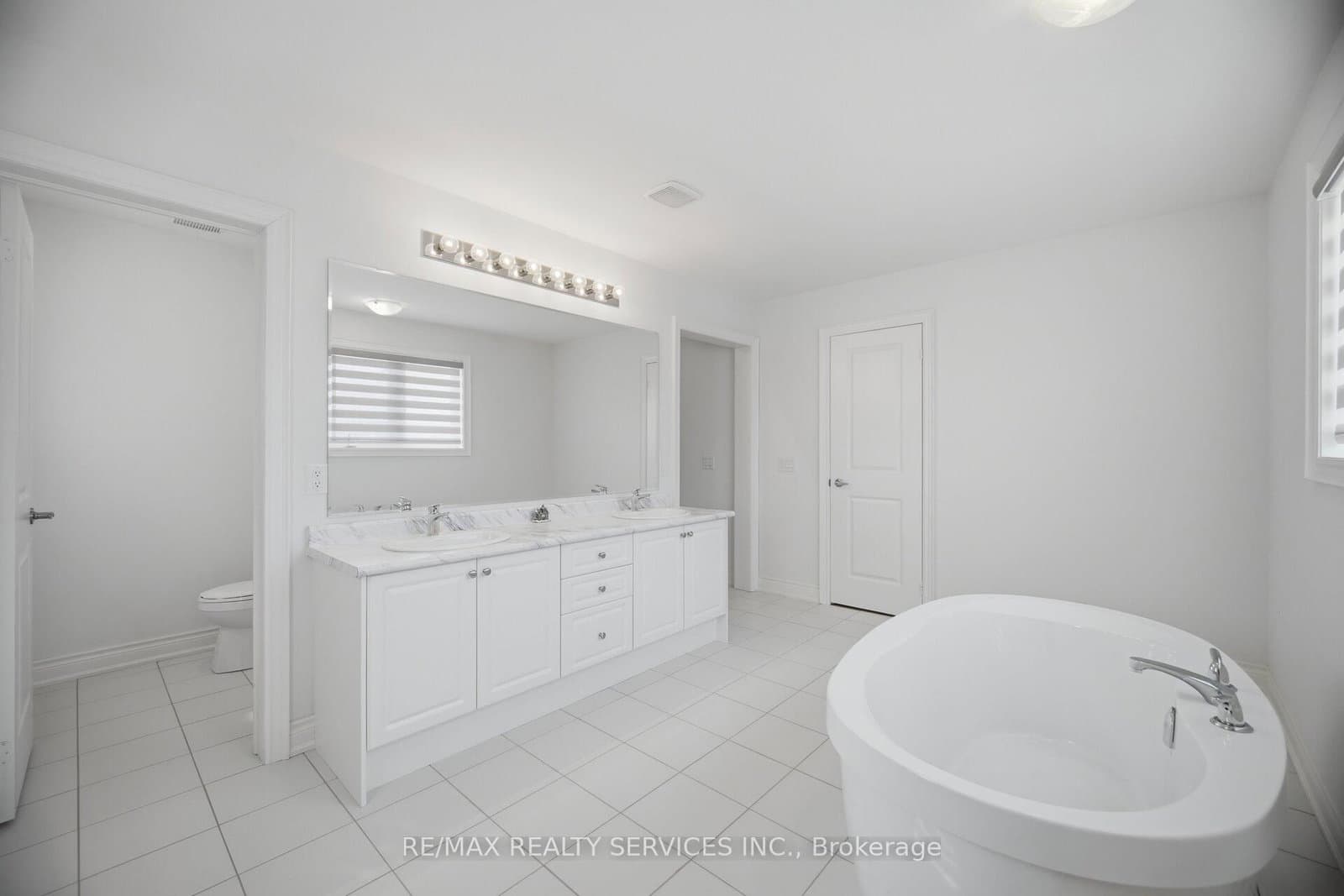 585 Dougall Avenue thumbnail 28