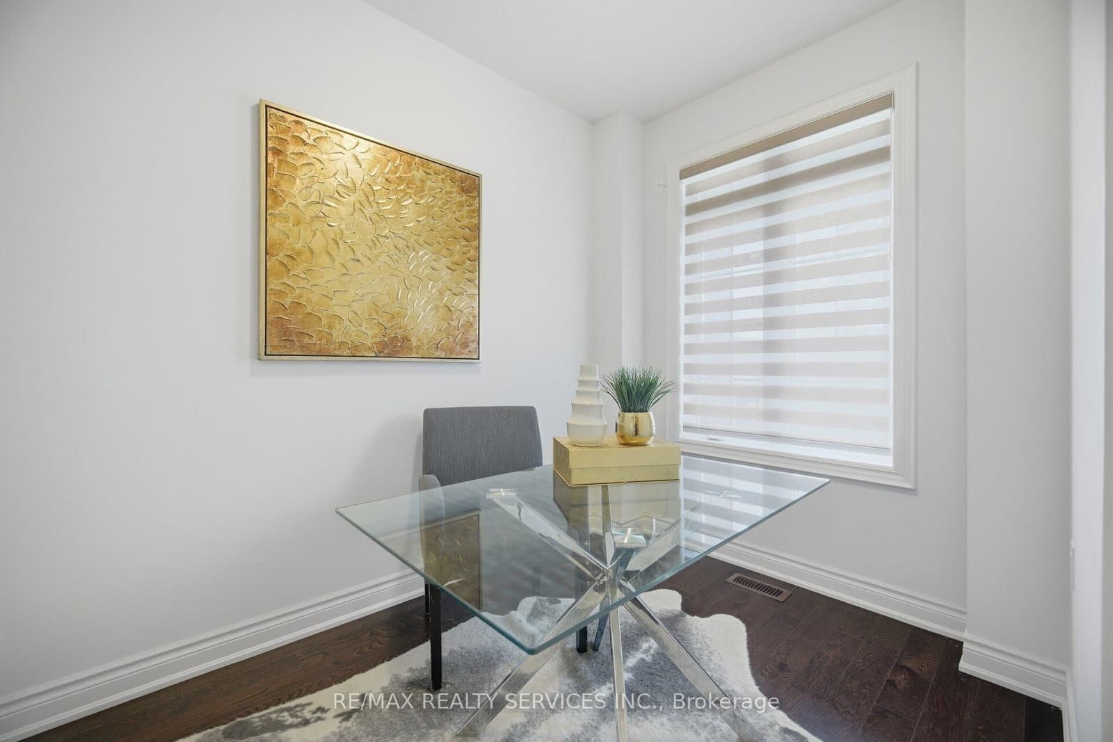 585 Dougall Avenue thumbnail 3
