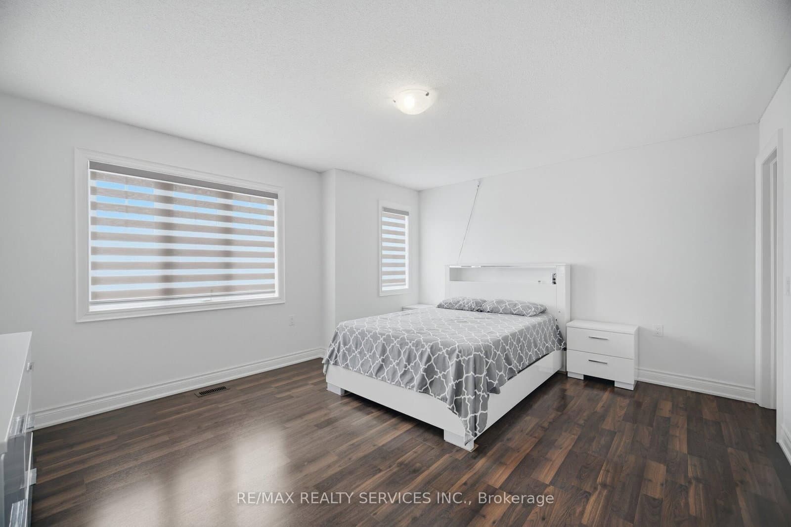 585 Dougall Avenue thumbnail 32