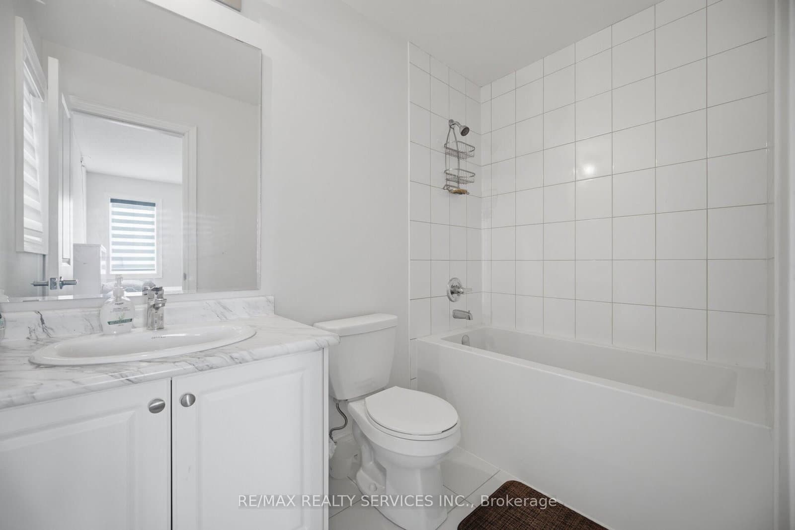585 Dougall Avenue thumbnail 35