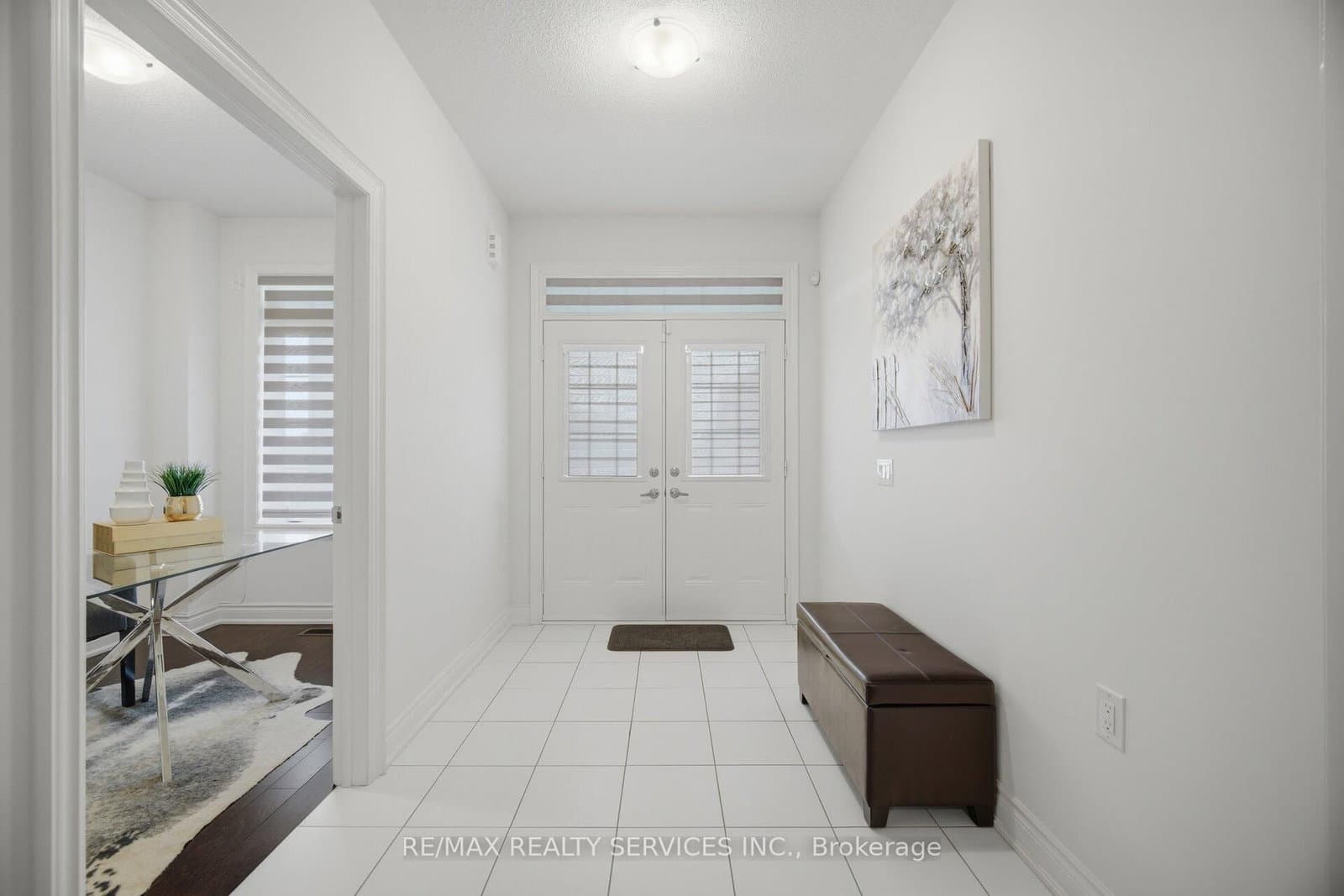 585 Dougall Avenue thumbnail 4