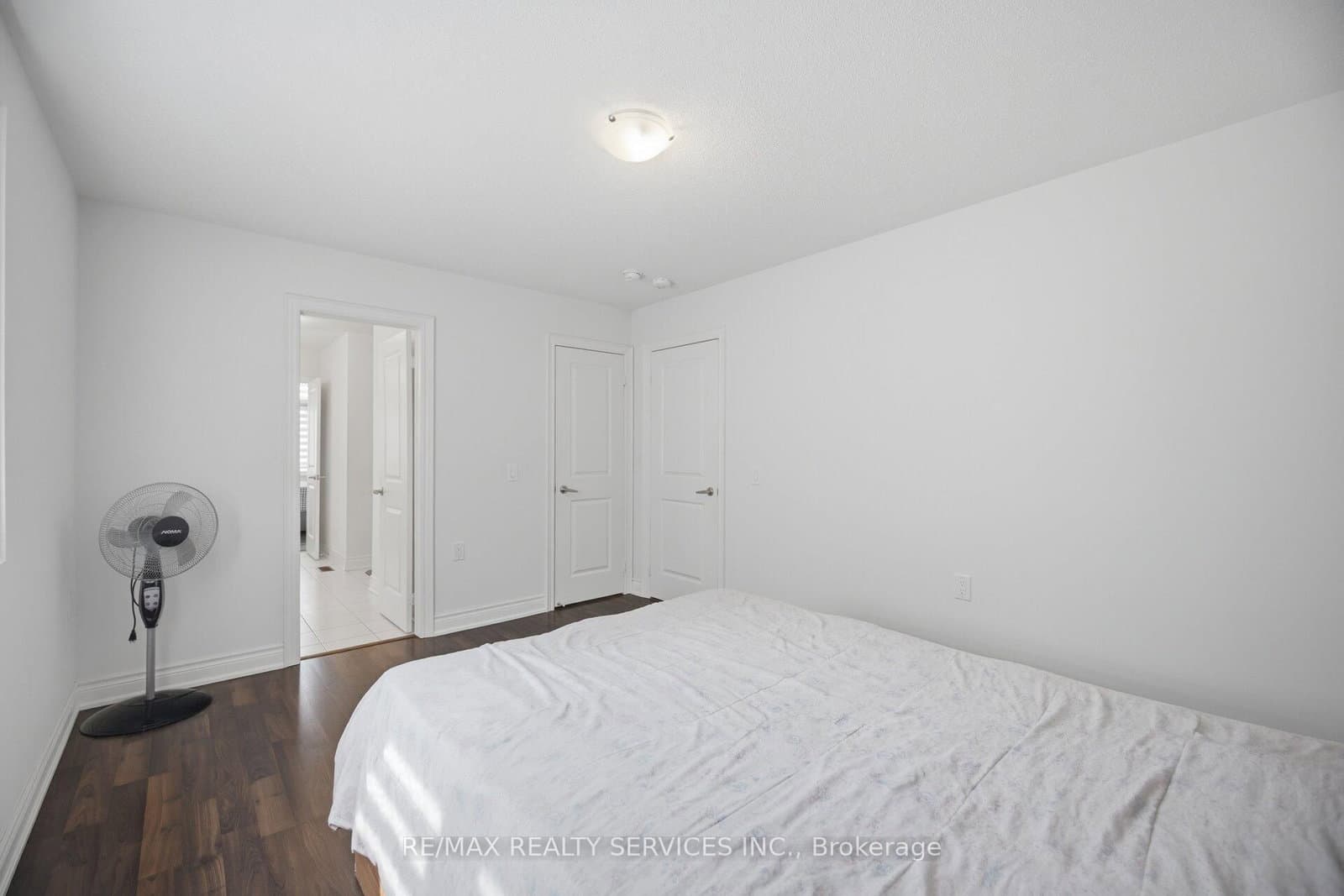 585 Dougall Avenue thumbnail 42