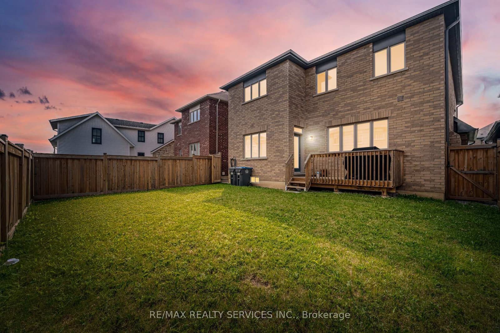585 Dougall Avenue thumbnail 50