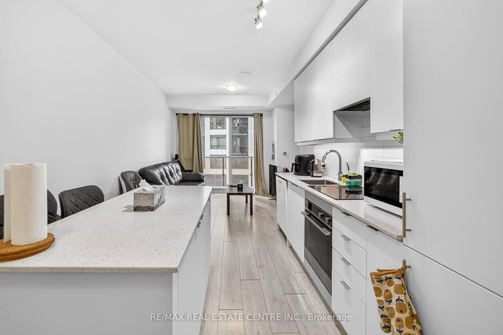 30 Elm Drive, Unit 610 thumbnail 8