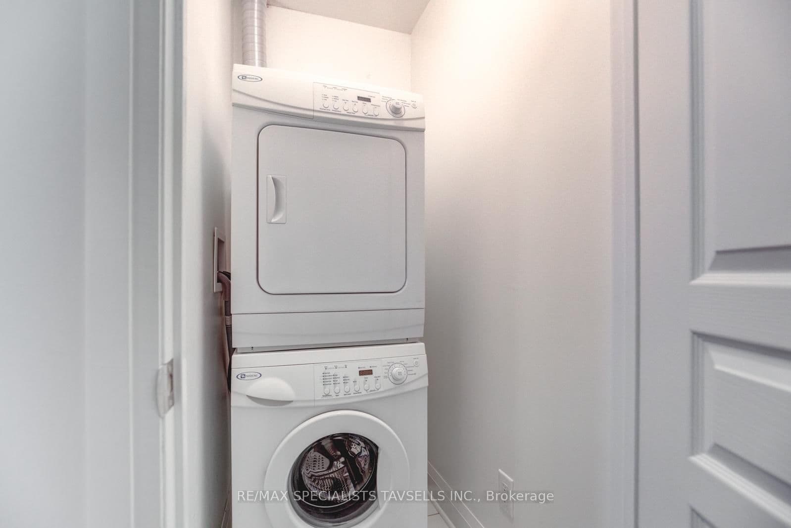 1 Hurontario Street, Unit 304 thumbnail 24