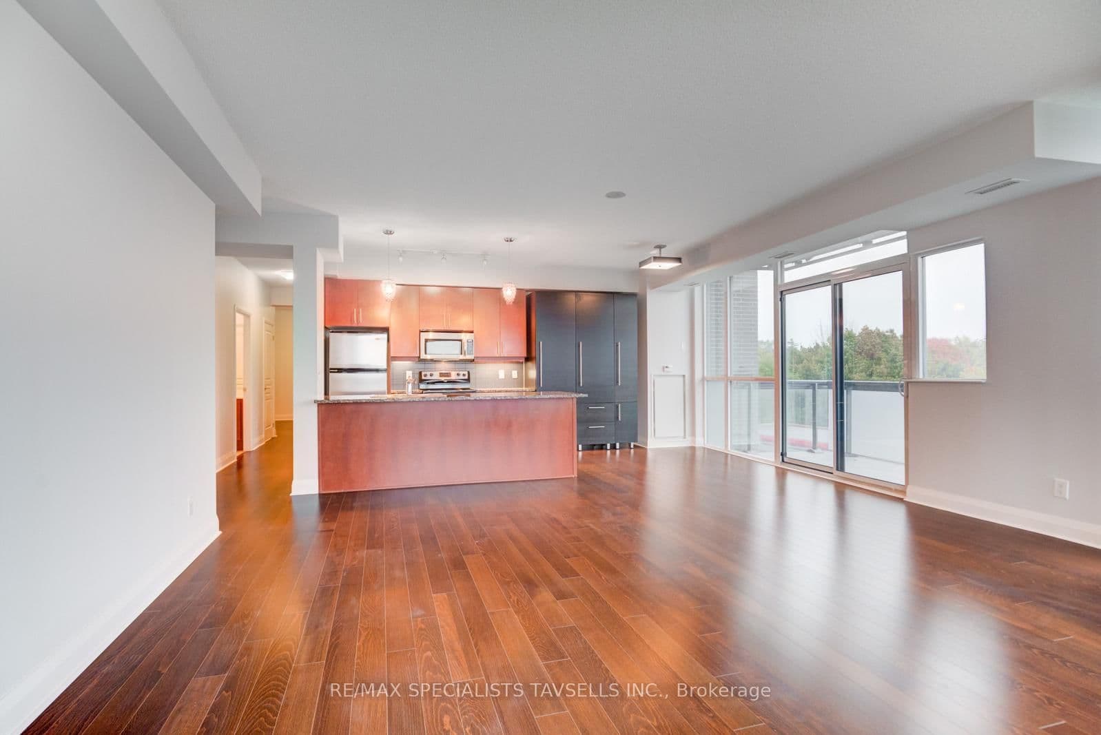 1 Hurontario Street, Unit 304 thumbnail 6