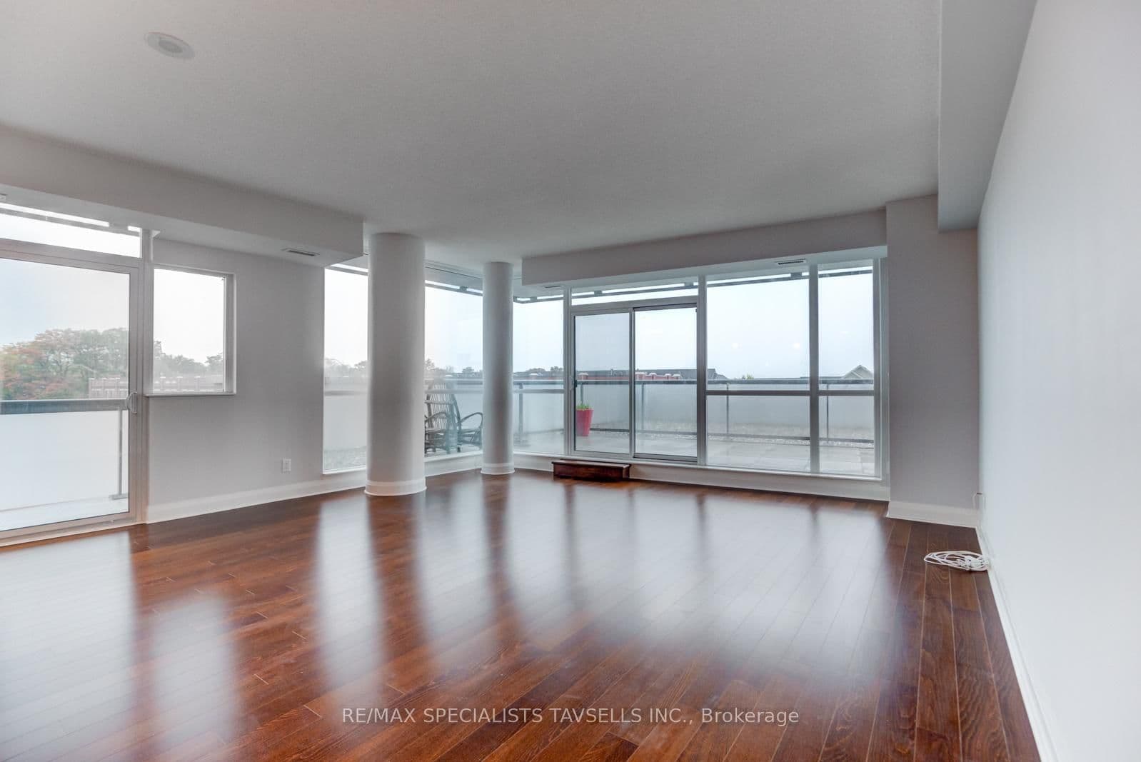 1 Hurontario Street, Unit 304 thumbnail 7