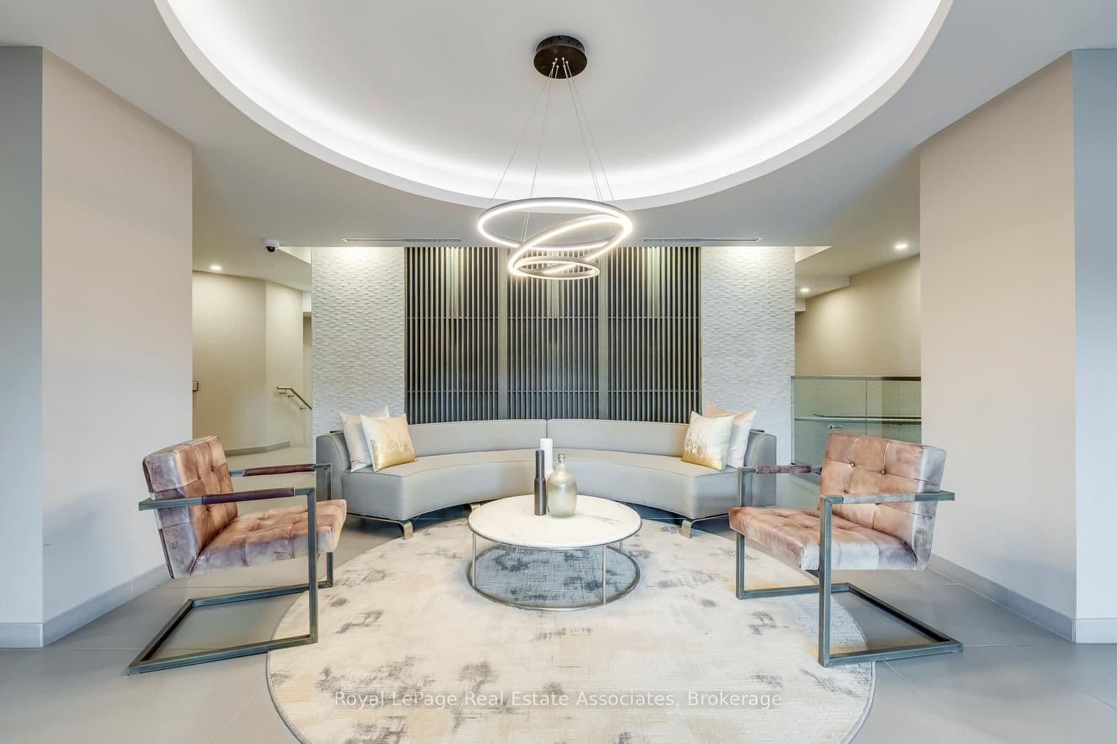457 Plains Road E, Unit 324 thumbnail 4