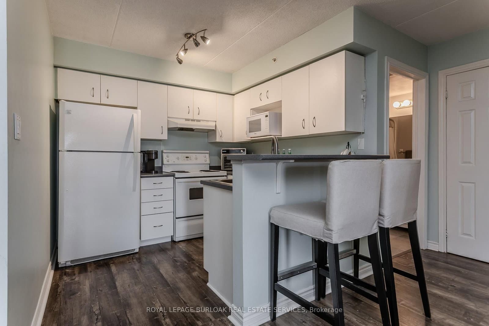 1441 Walker's Line, Unit 306 thumbnail 11