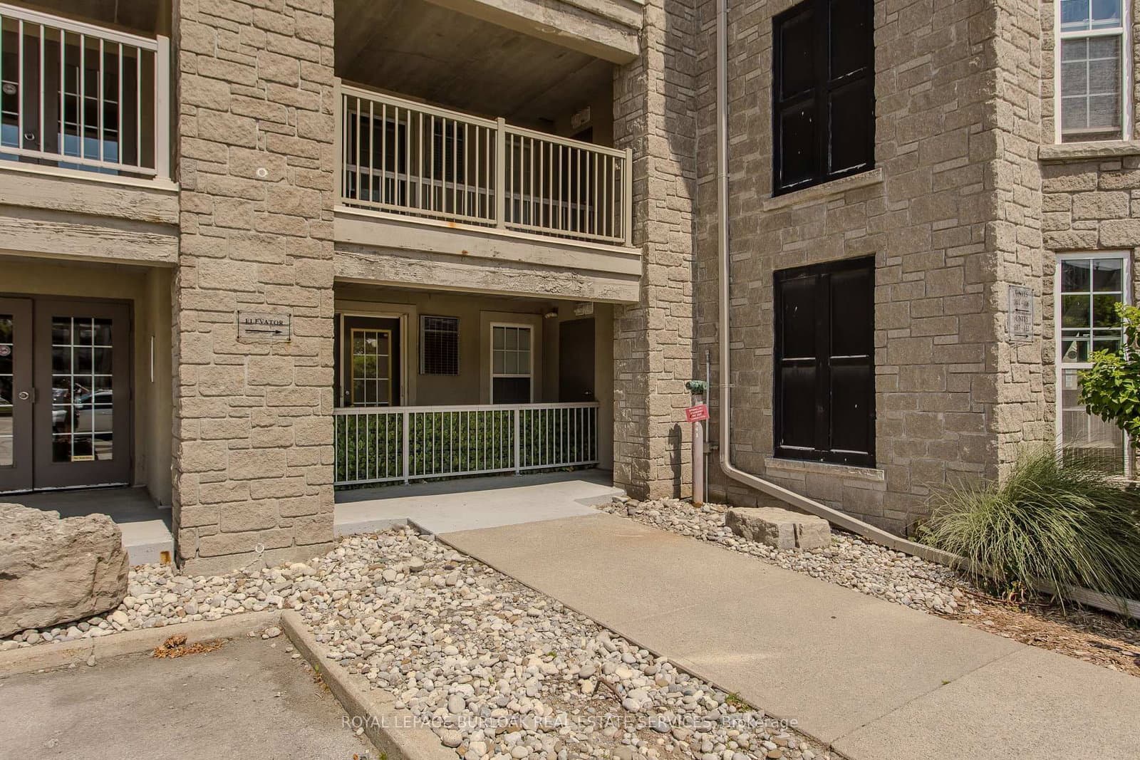 1441 Walker's Line, Unit 306 thumbnail 4