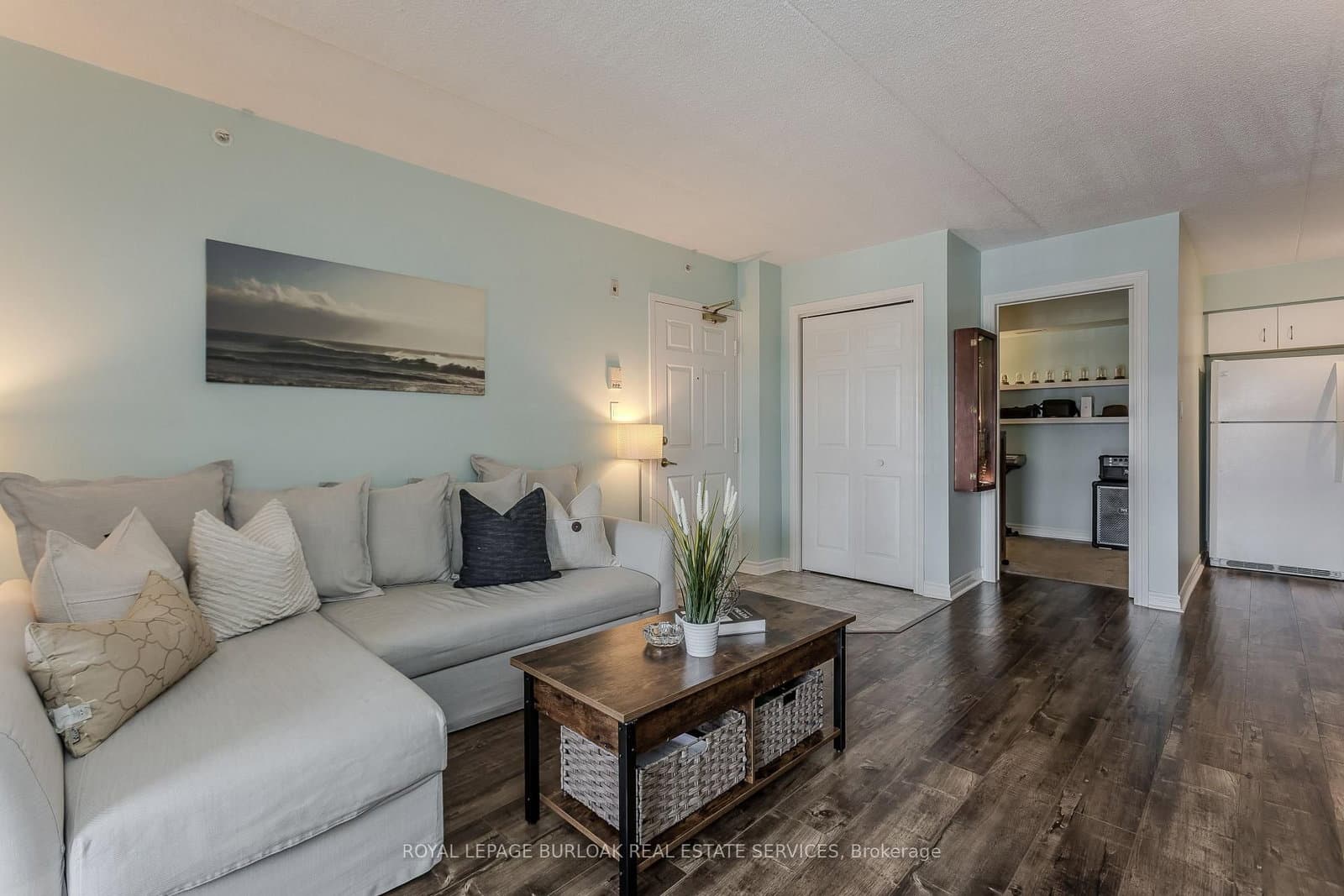1441 Walker's Line, Unit 306 thumbnail 7